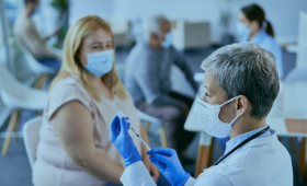 В Україні вводять бустерну дозу вакцини проти COVID-19 для всіх вакцинованих